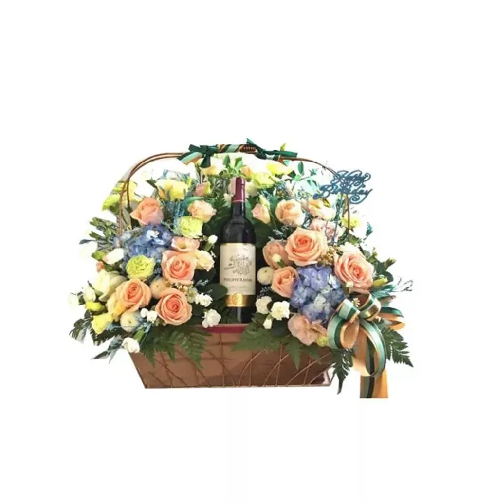 Bouquet Of Roses With Prosecco Bottle