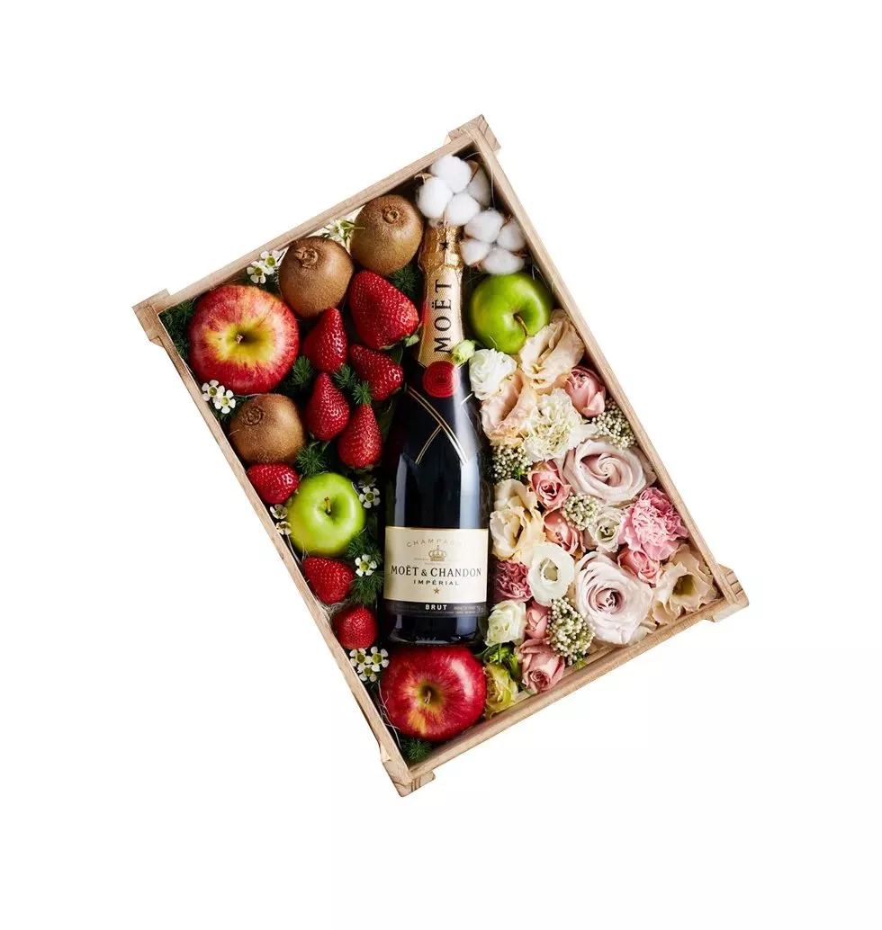 Exquisite Champagne And Fruit Basket